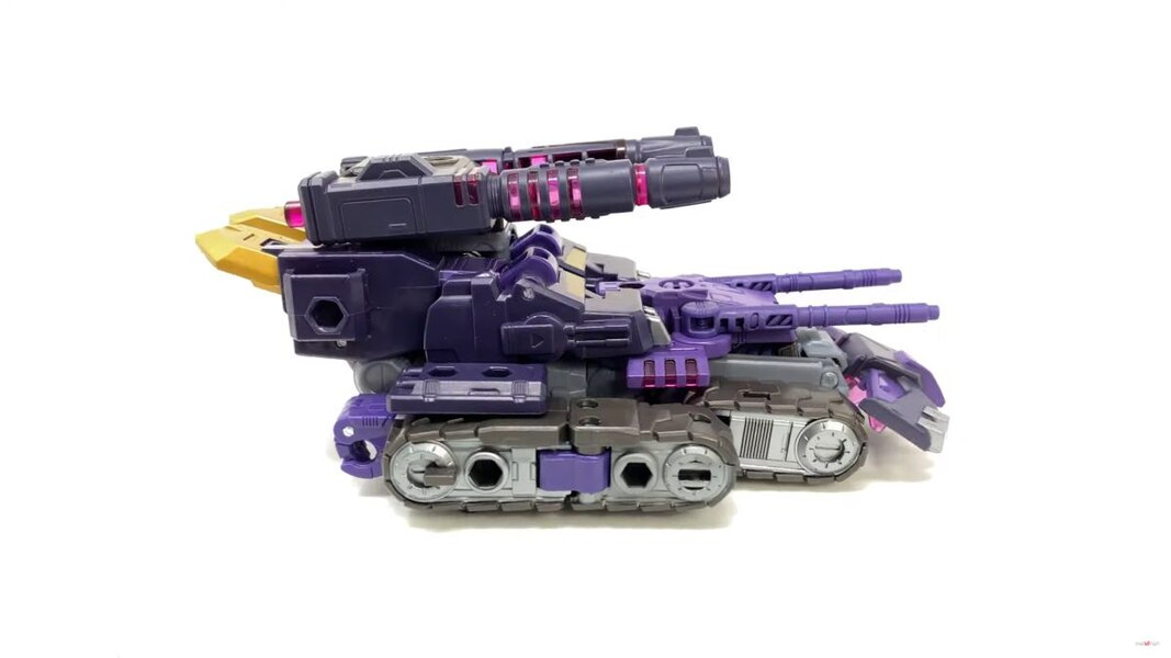 In Hand Image Of Transformers Legacy Evolution Tarn  (36 of 44)